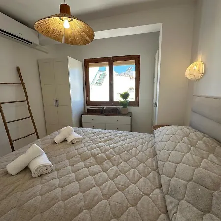 2 Bed Centre Next To The Beach! Apartamento